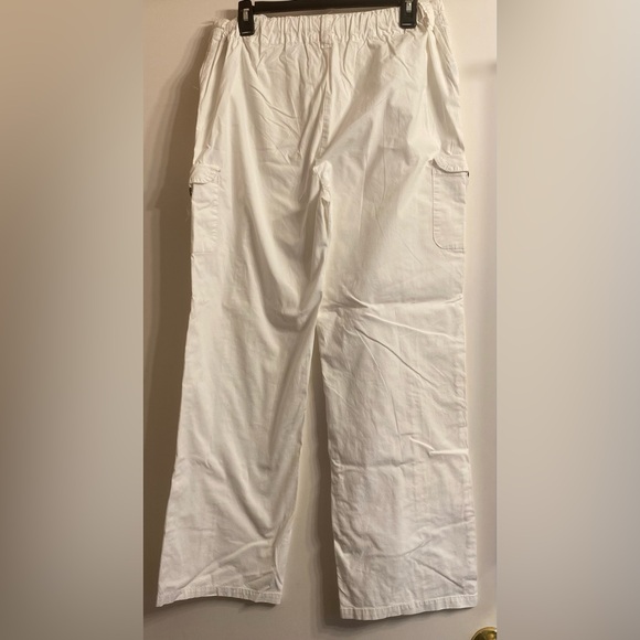 Y2K White Pants Woman’s Cargo Style. It has no label but I’m assuming it’s a S/M - Picture 4 of 16